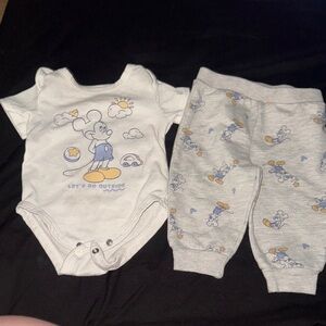 Disney Baby Mickey Mouse Bodysuit Set - White and Light Gray
